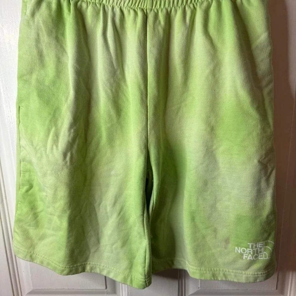 The North Face Mens Shorts  Relaxed Fit Tie Dye Green Size medium